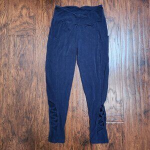 Navy leggings with cutouts & pockets